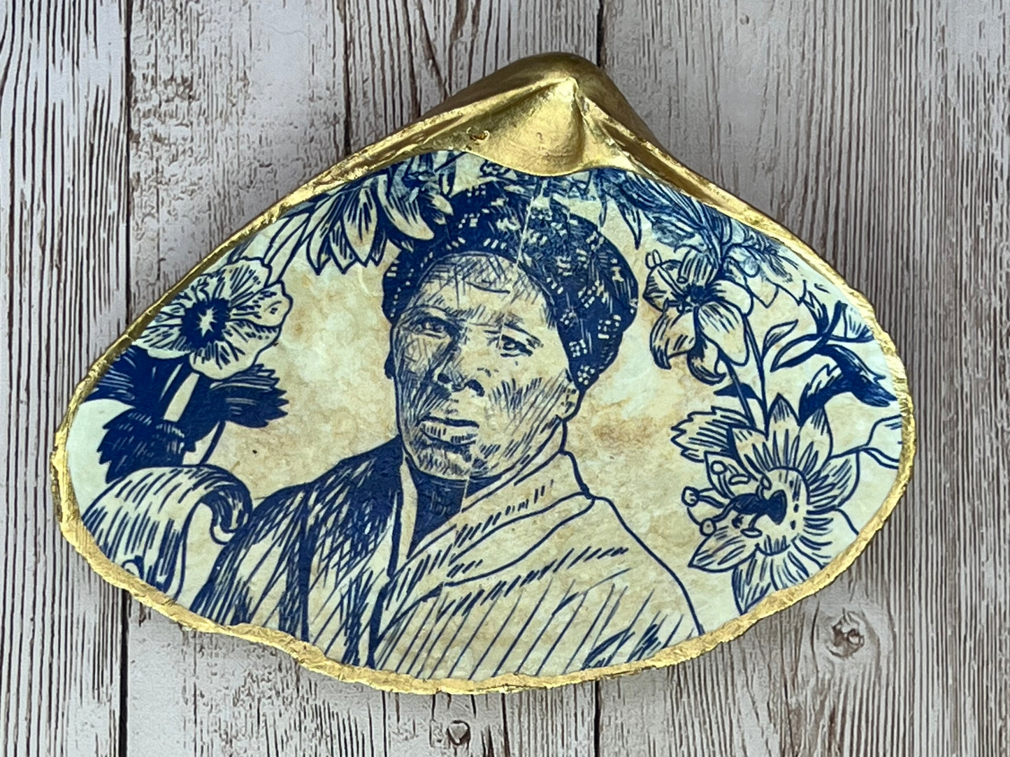 Large Clam Shell Ring Dish with Harriet Tubman