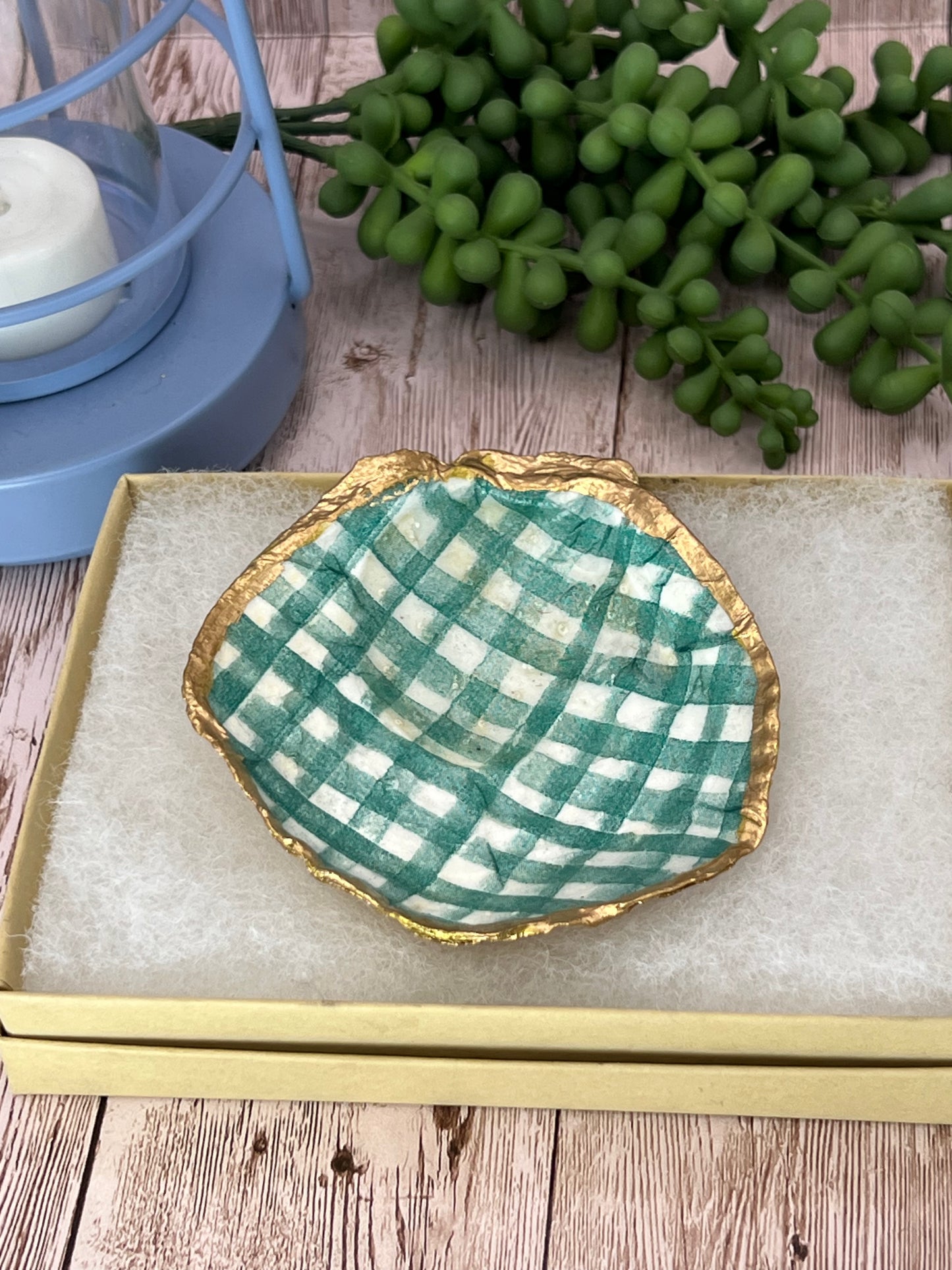 Large Oyster Shell Ring Dish with Gingham