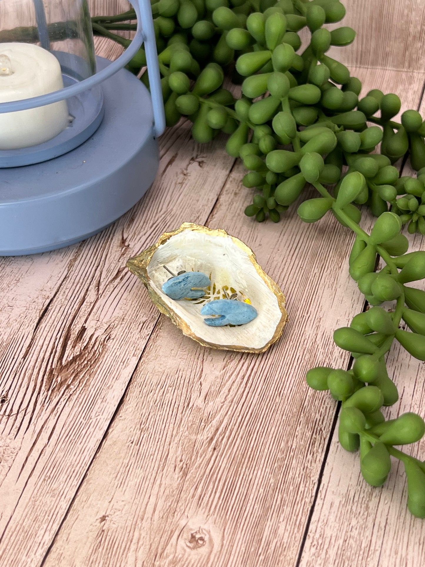 Mini Oyster Shell Ring Dish with Pineapple